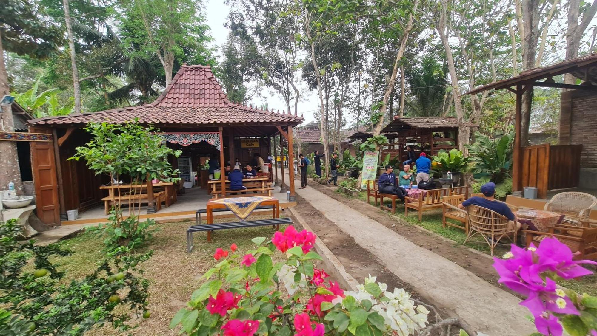 Anugrah Borobudur 1 & 2 Magelang Exterior photo